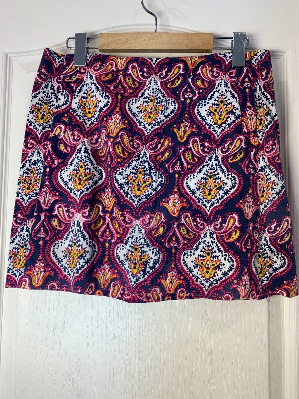 J.Crew‎ Stretch Mini Skirt Navy Pink Yellow Paisley Print Size 4 Preppy Chic
